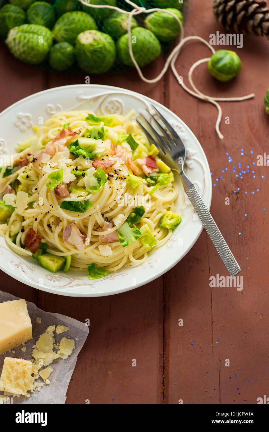 Sprout pancetta spaghetti Stock Photo Alamy