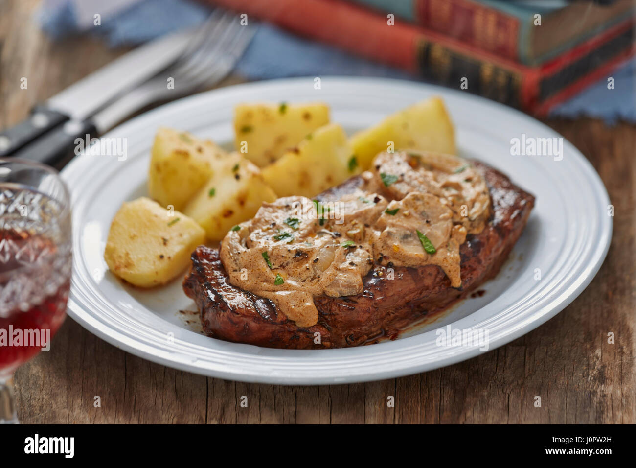 ODESSA, UCRAINA - 10 SETTEMBRE 2021 porridge istantaneo, stroganoff di  manzo da SO MARCHIO ALIMENTARE Foto stock - Alamy