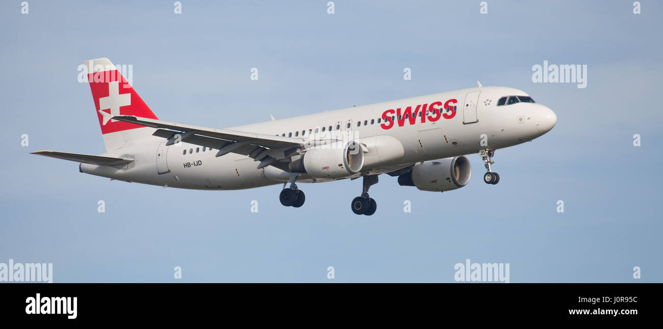 Swiss International Air Lines Airbus a320 HB-IJD on final approach to London-Heathrow Airport LHR Stock Photo