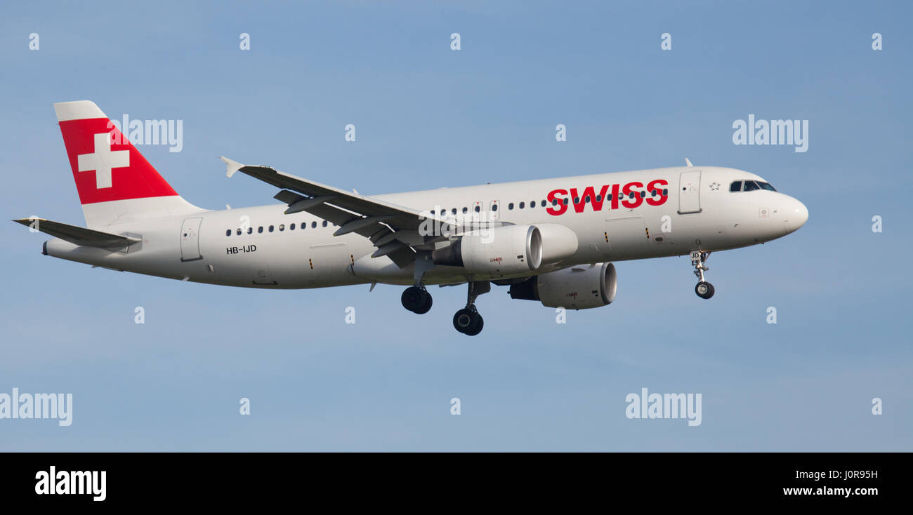 Swiss International Air Lines Airbus a320 HB-IJD on final approach to London-Heathrow Airport LHR Stock Photo
