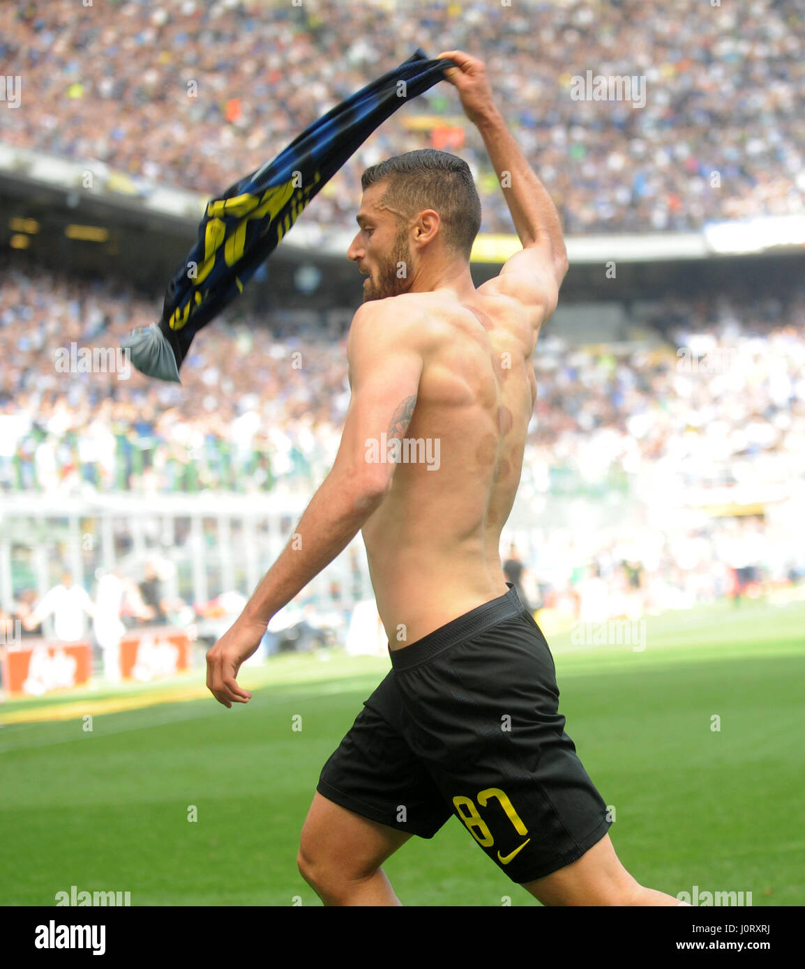 Milan, Italy. 15th Apr, 2017. Inter Milan's Antonio Candreva celebrates after he scores during a Serie A soccer match between AC Milan and Inter Milan, in Milan, Italy, April 15, 2017. The game ends with a 2-2 tie. Credit: Alberto Lingria/Xinhua/Alamy Live News Stock Photo
