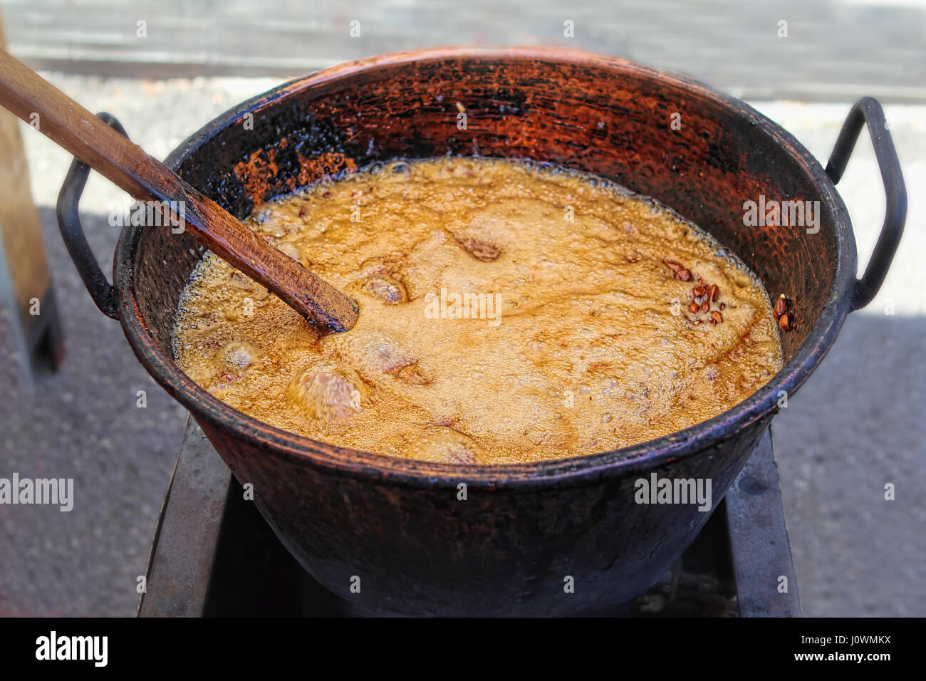 Almendras garapinadas hi-res stock photography and images - Alamy