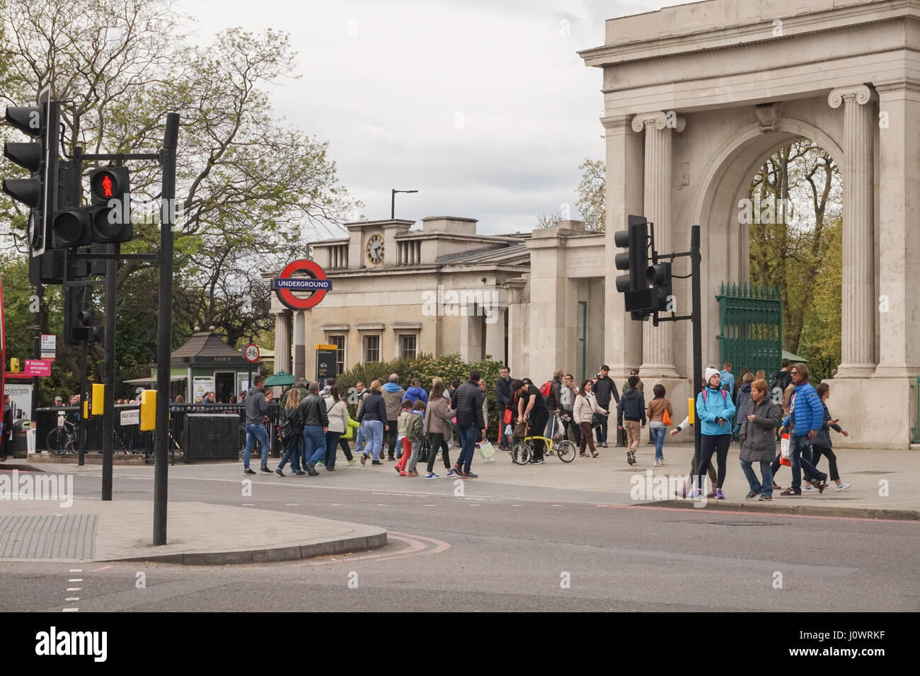 Hyde park corner tube hi-res stock photography and images - Alamy