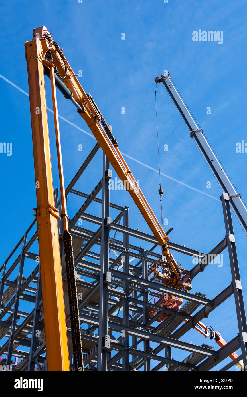 Steelwork being erected for the 'One Cutting Room Square' development