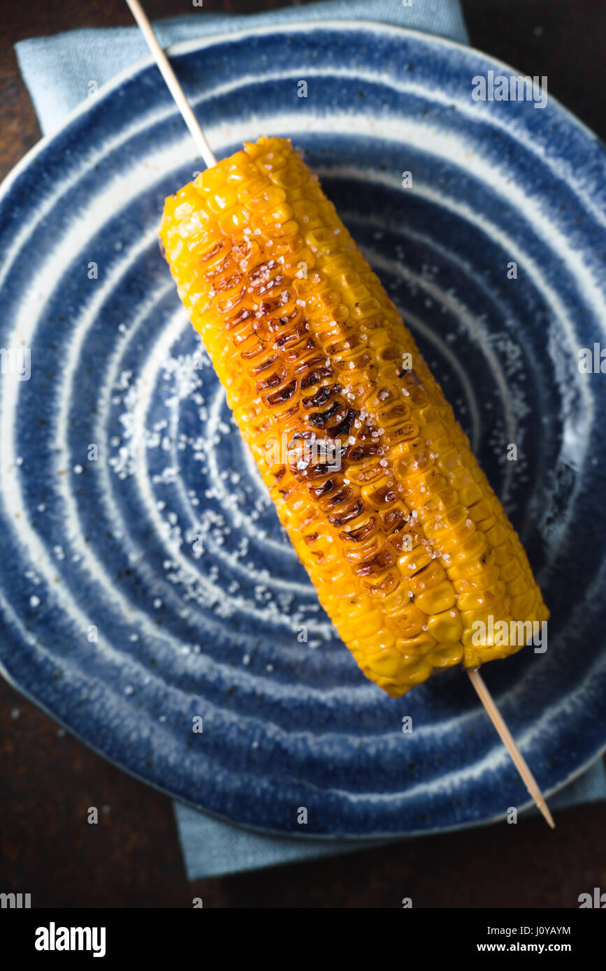 Diagonal vertical hi-res stock photography and images - Alamy