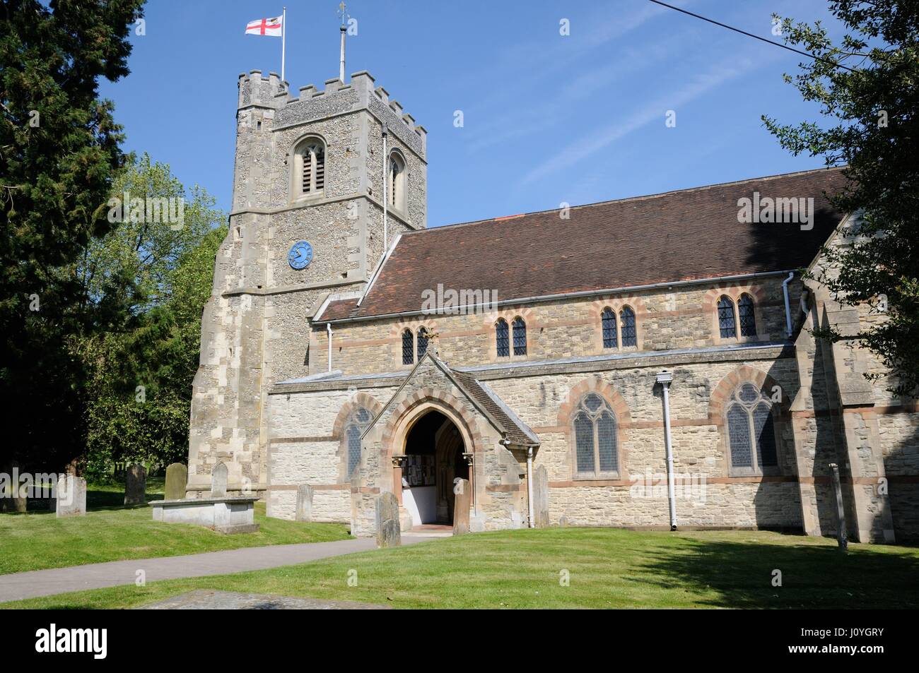 St Nicholas Church, Harpenden, Hertfordshire. The main body of the church  dates to 1862, but the church retains a fifiteenth century tower Stock  Photo - Alamy