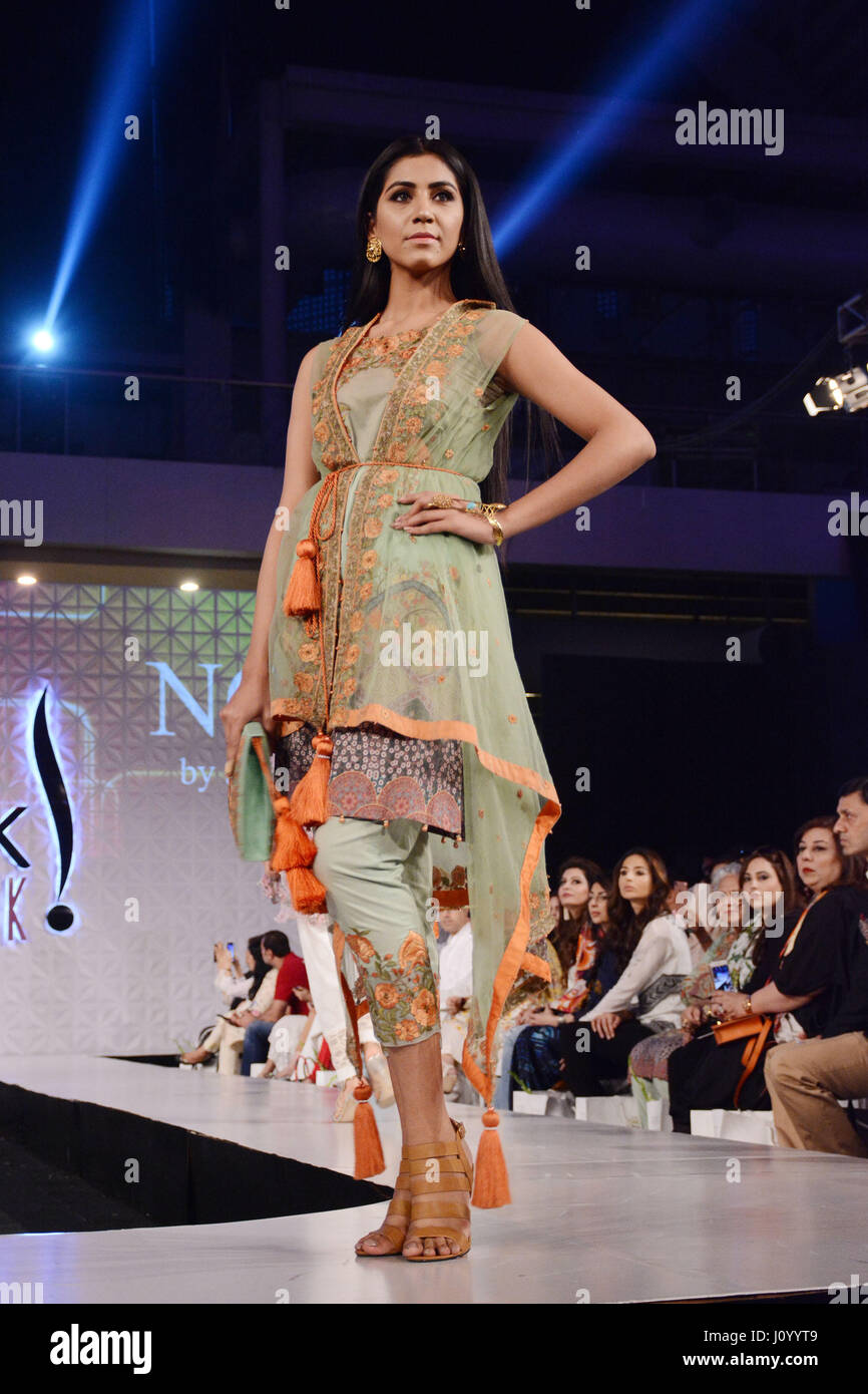 Models In Pakistan Lahore, Pakistan. 07th Aug, 2013. Pakistani model presents a creation ...
