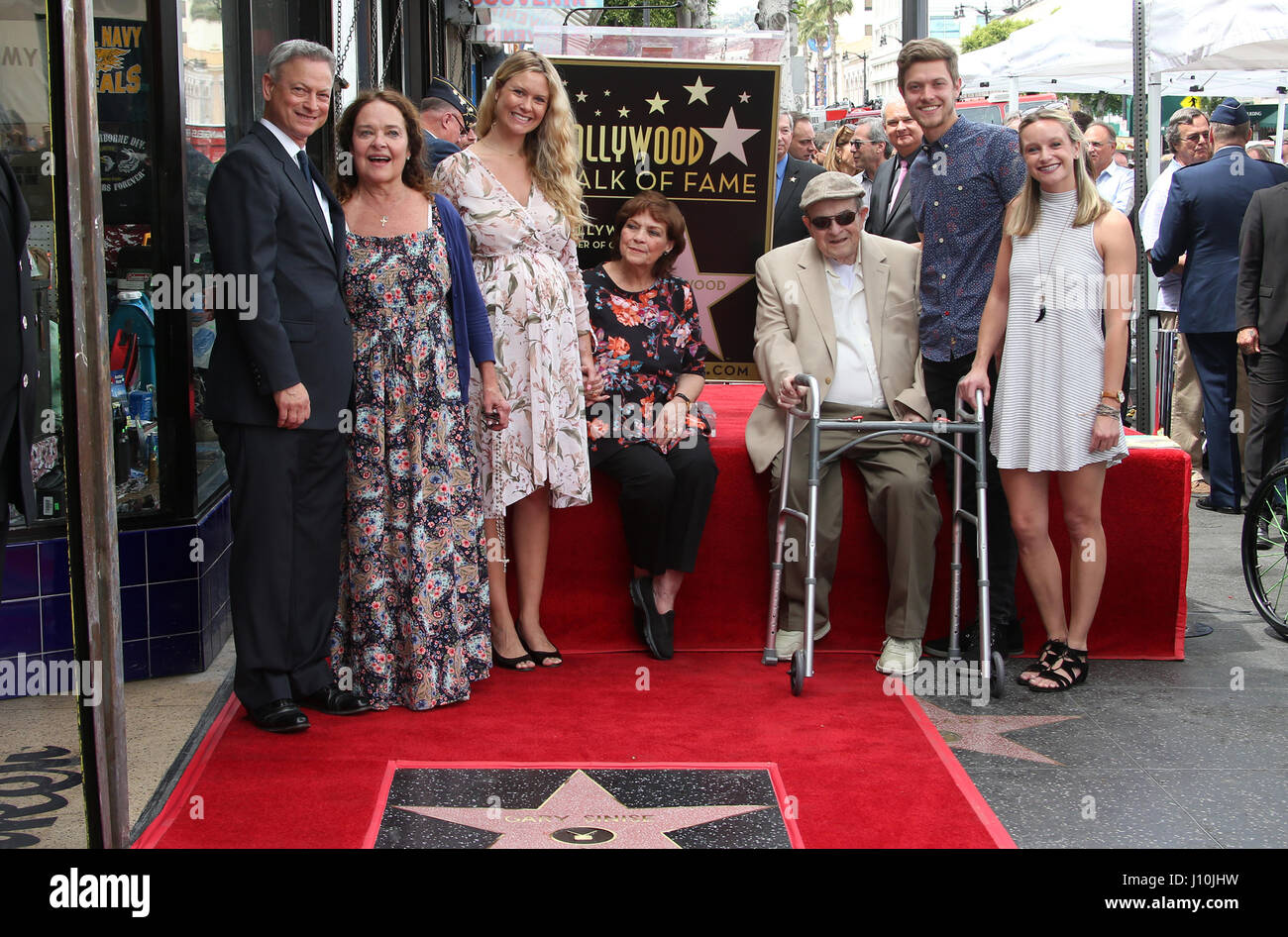 Hollywood, Ca. 17th Apr, 2017. Gary Sinise, Moira Sinise and family, At Gary Sinise Honored With Star On The Hollywood Walk Of Fame At The Hollywood Walk Of Fame In California on April 17, 2017. Credit: Fs/Media Punch/Alamy Live News Stock Photo