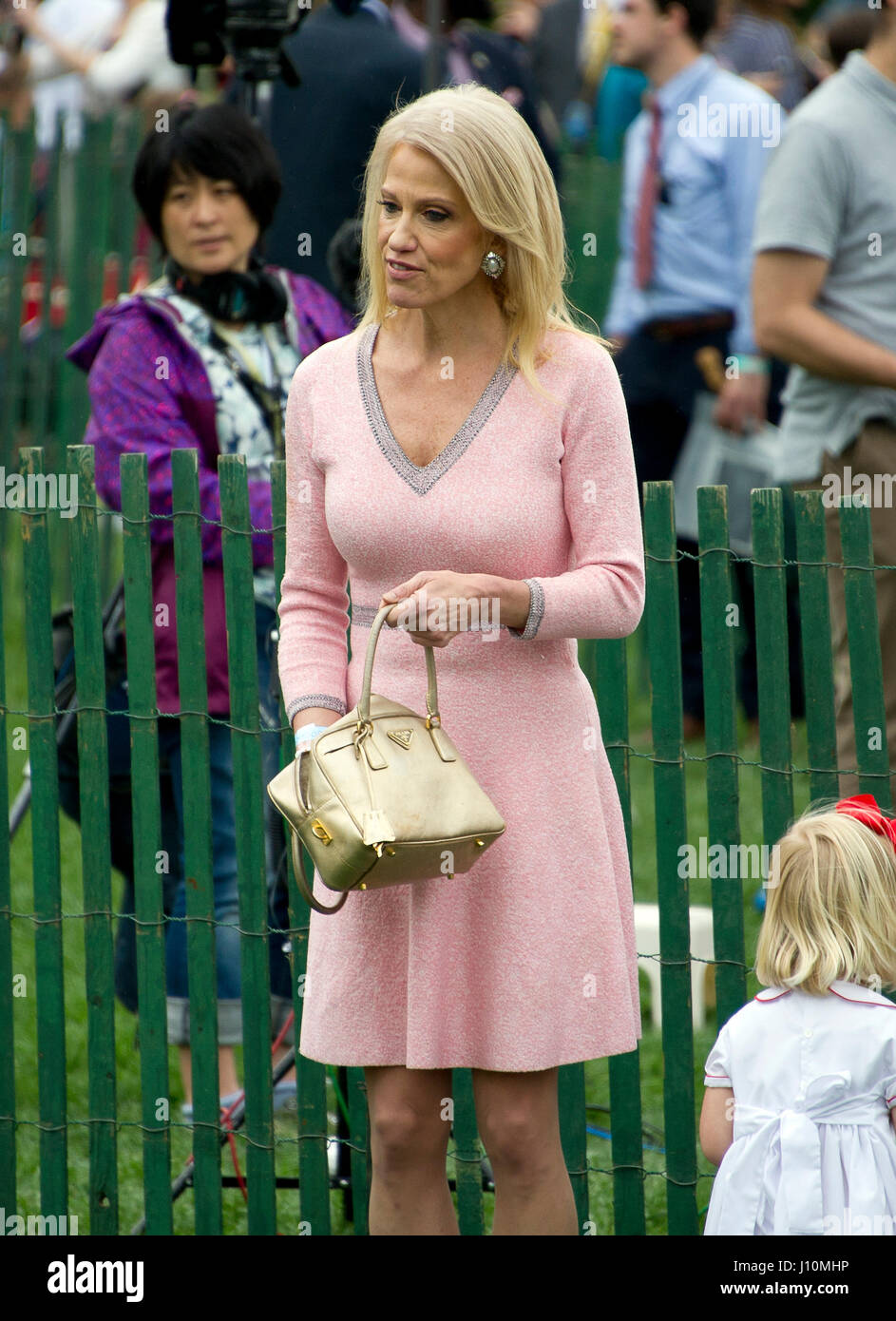 kellyanne conway pink dress Kellyanne conway hi-res stock photography and images