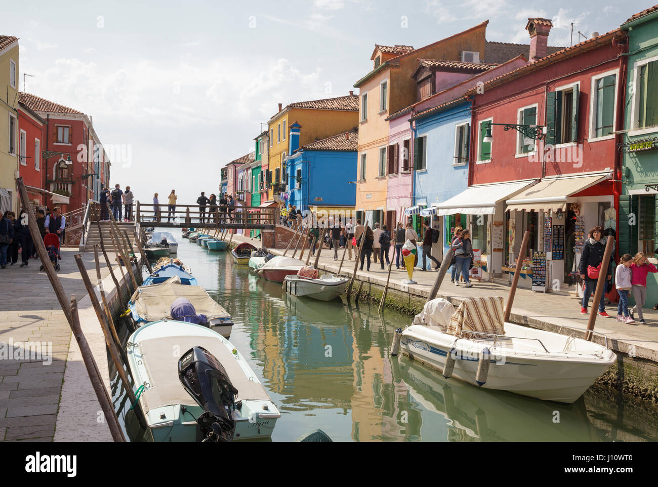 Fondamenta di Cavanella with the coloured houses of Burano, Veneto, Italy Stock Photo