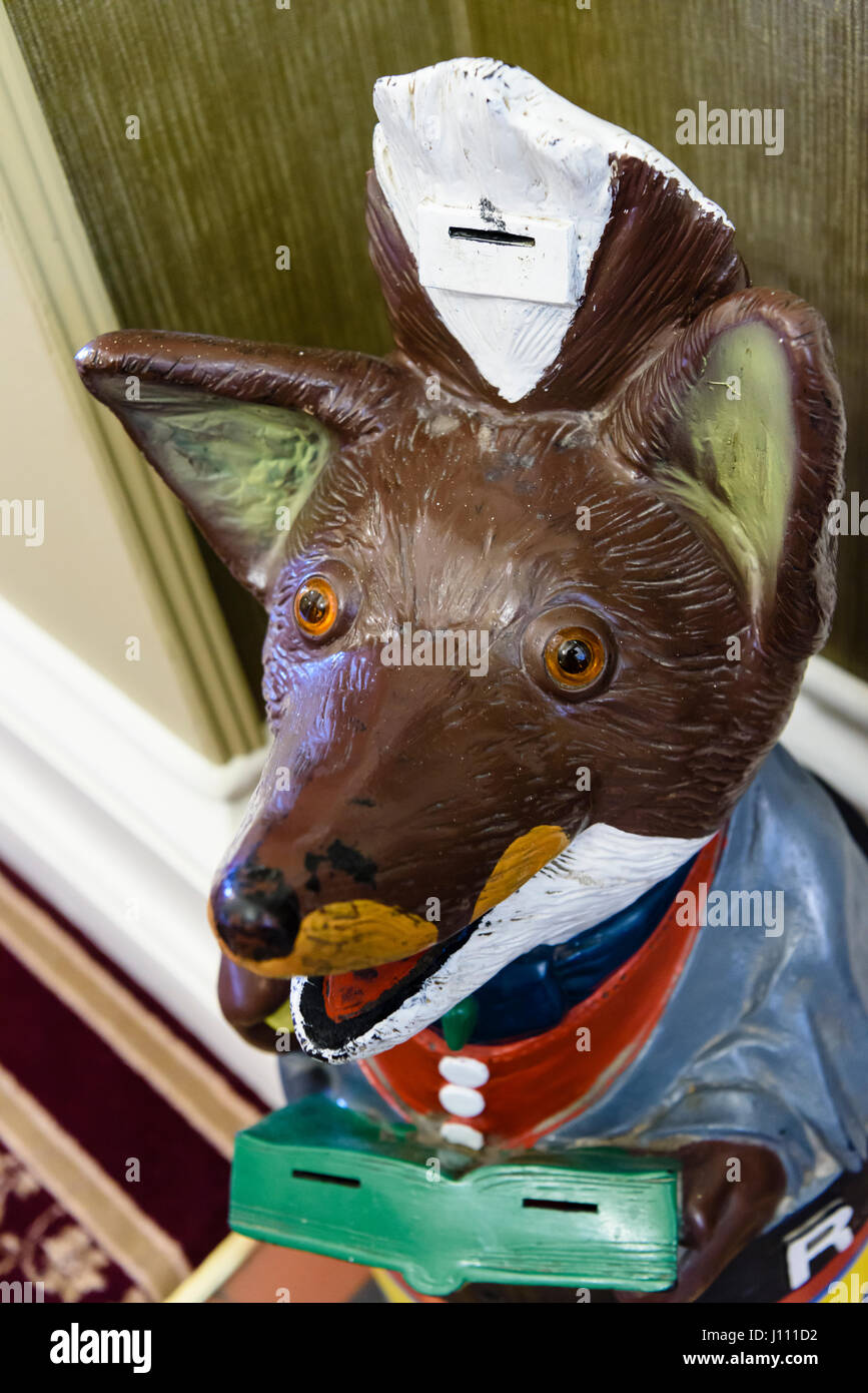 Basil brush hires stock photography and images Alamy