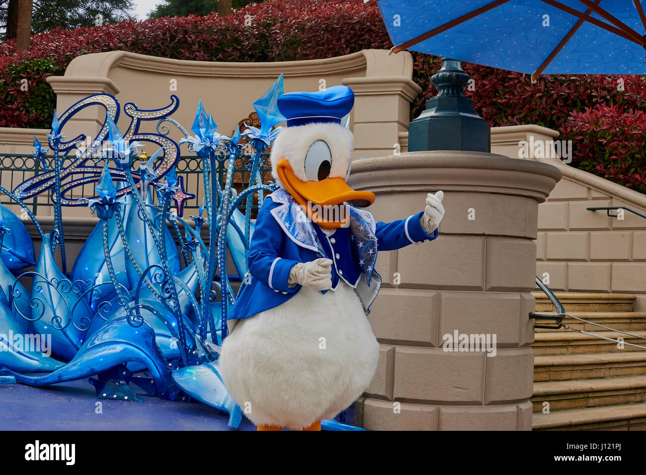 Donald Duck on the stage at the 25th Anniversary of Disneyland Paris Stock Photo
