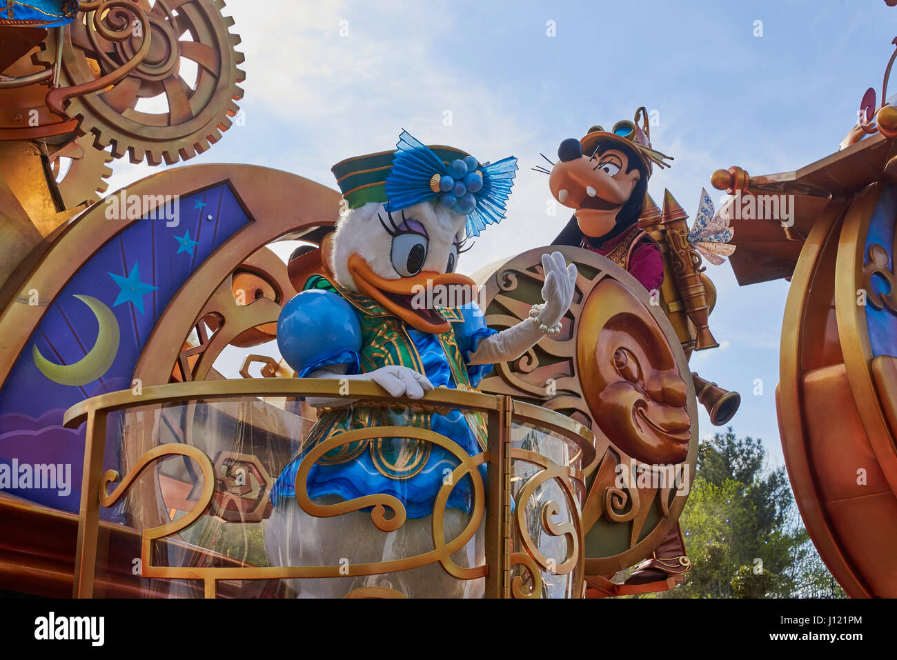 Daisy Duck on a parade float at the 25th Anniversary of Disneyland Paris Stock Photo