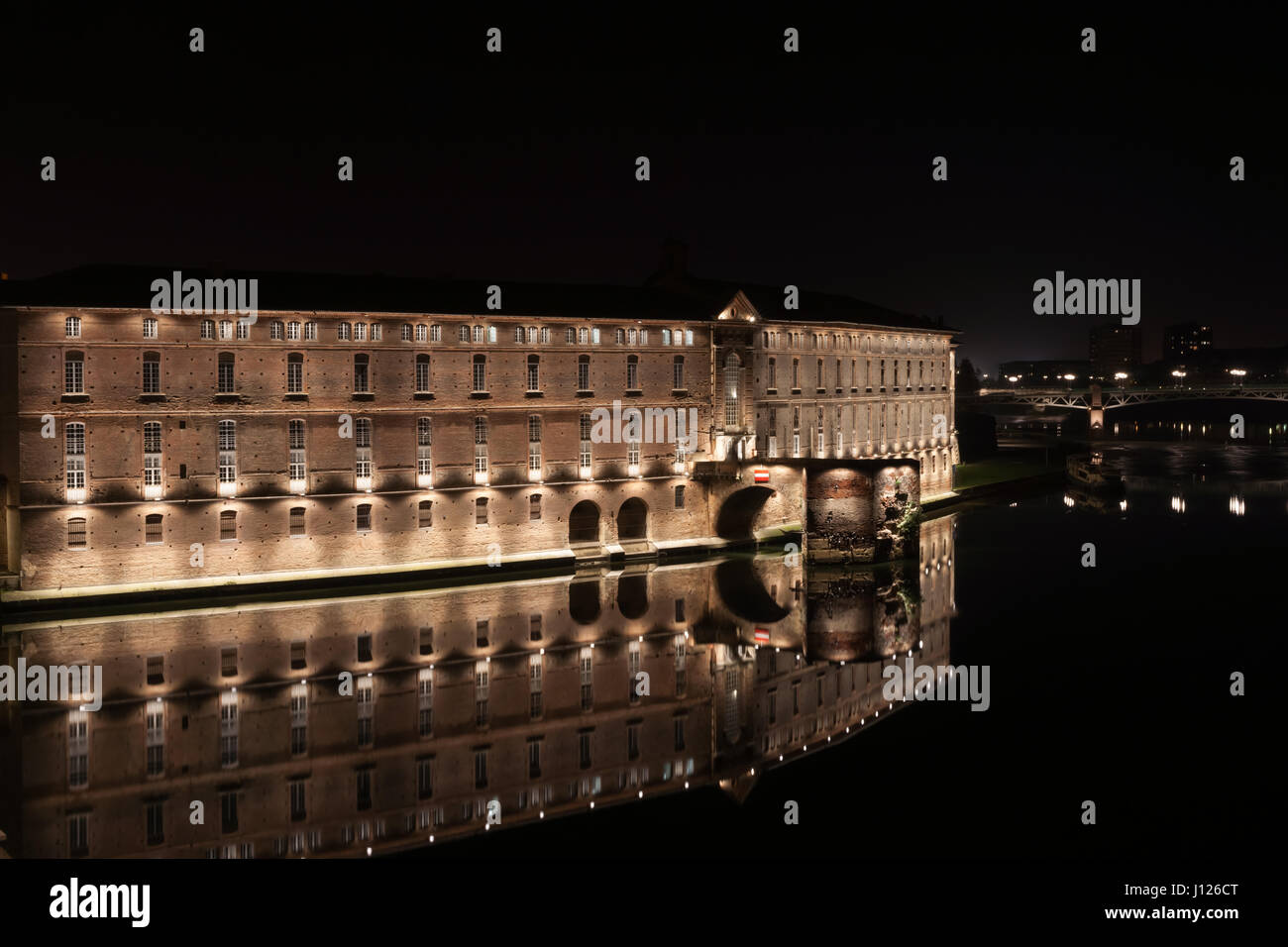 Garrone River night scenes of Toulouse architecture illuminated