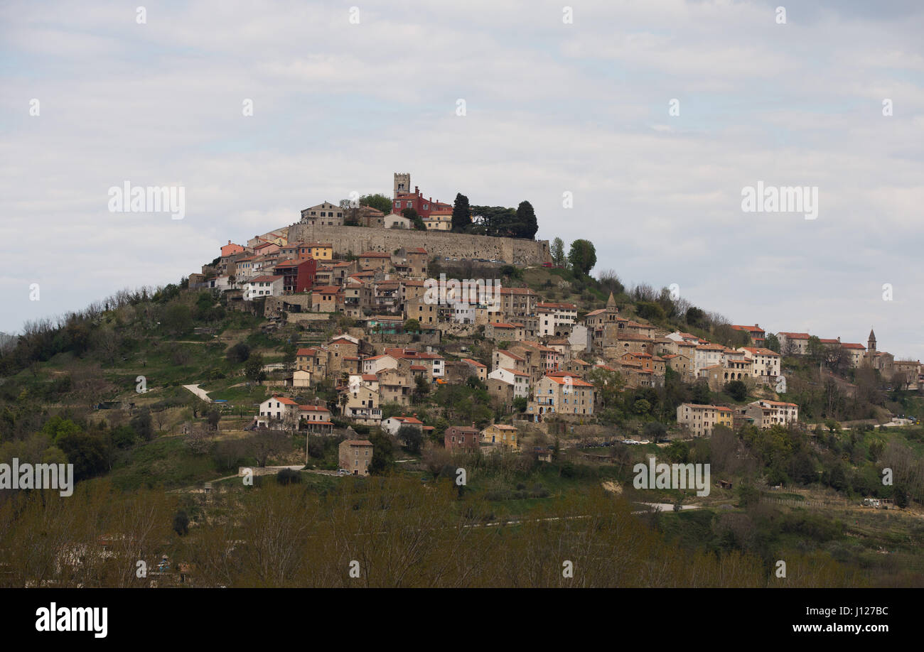 File:View of a Hillock at Mastyagiri village.jpg - Wikimedia Commons