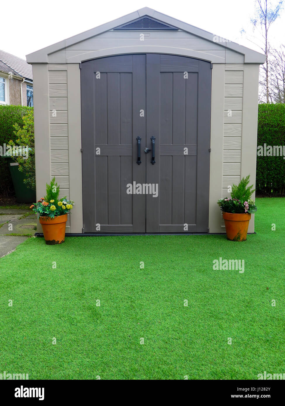 Plastic shed hires stock photography and images Alamy
