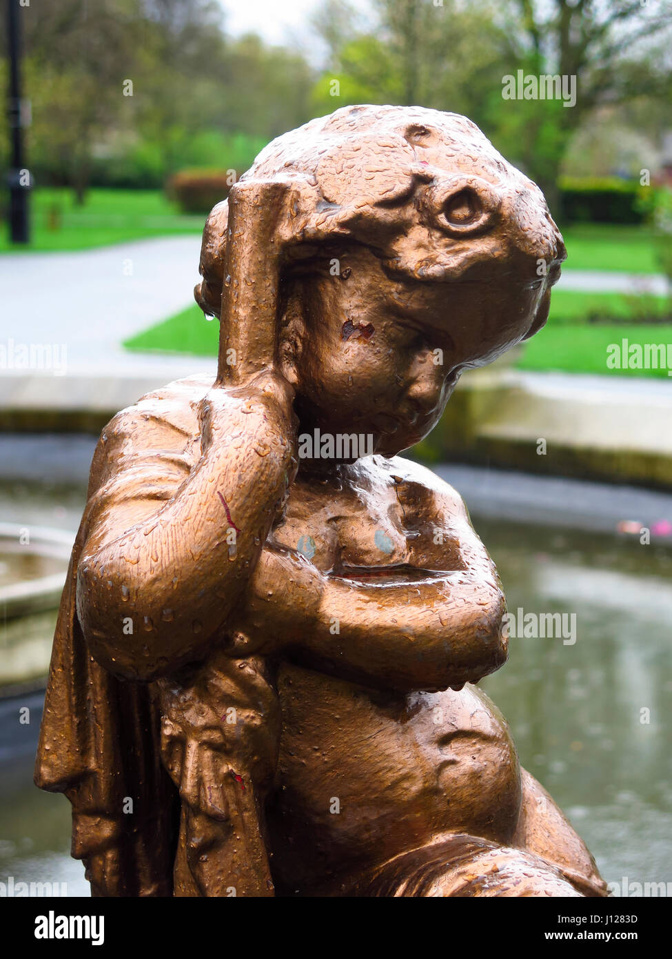 Cherub Fountain High Resolution Stock Photography and Images Alamy