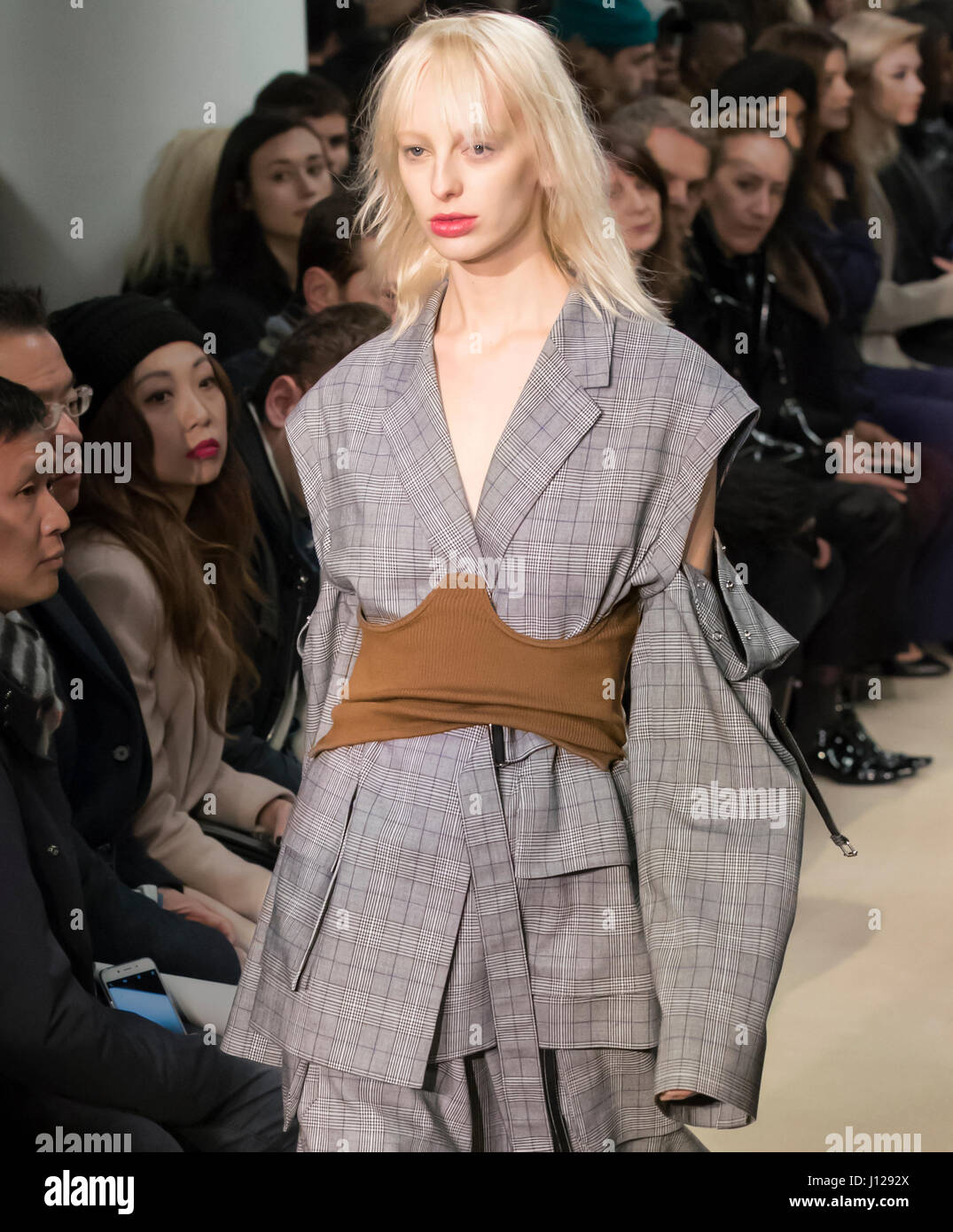 Lili sumner hi-res stock photography and images - Alamy