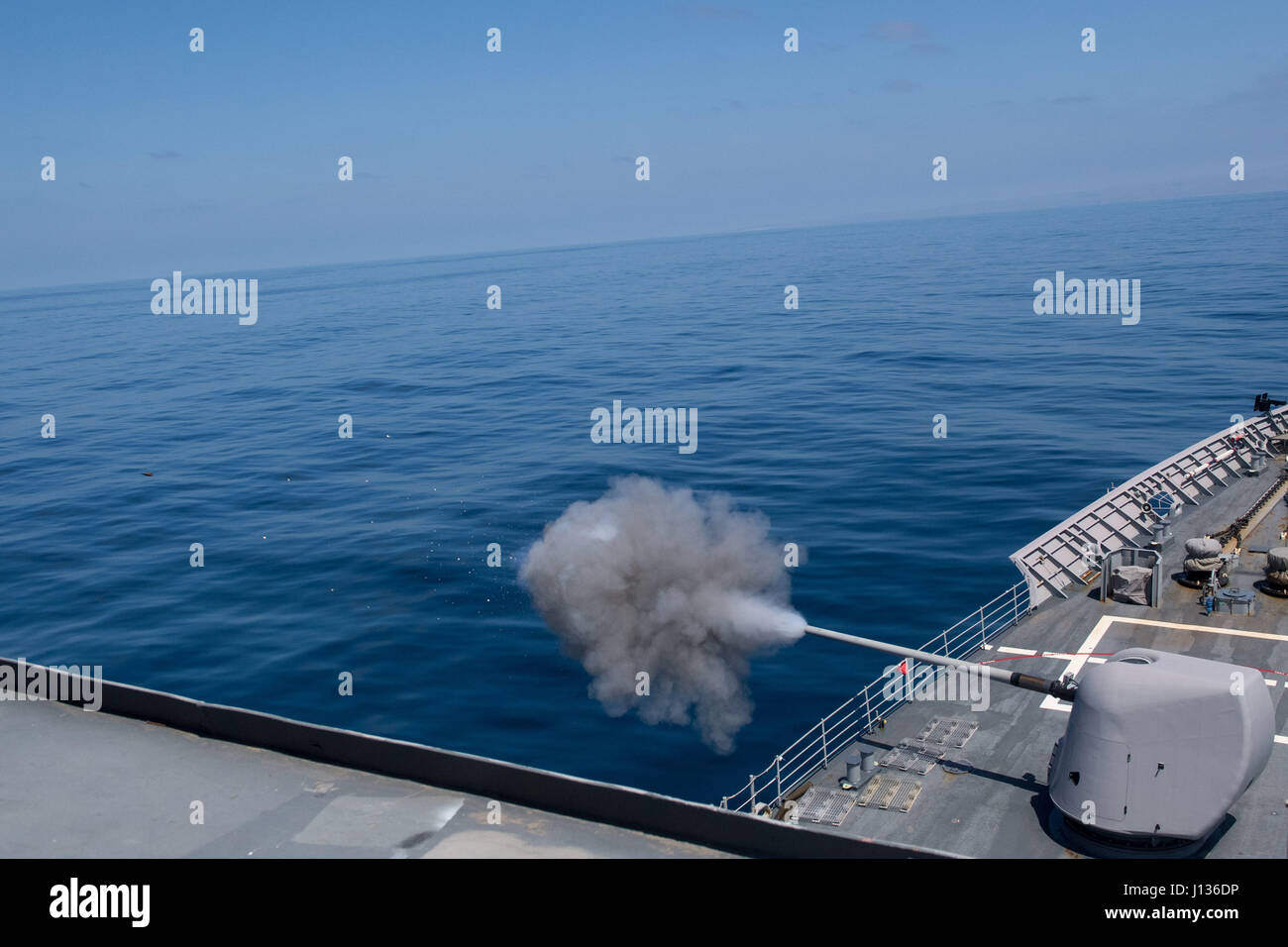 5 inch gun live fire test hi-res stock photography and images - Alamy