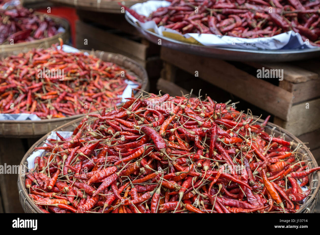 Dried whole chilies hi-res stock photography and images - Alamy