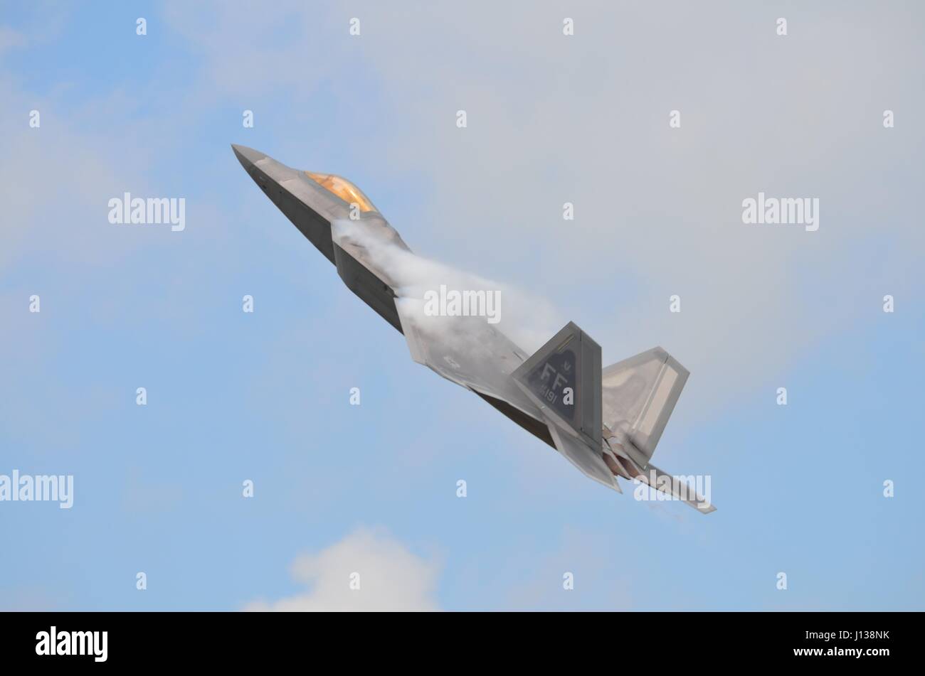 F22 raptor fighter jet hi-res stock photography and images - Alamy