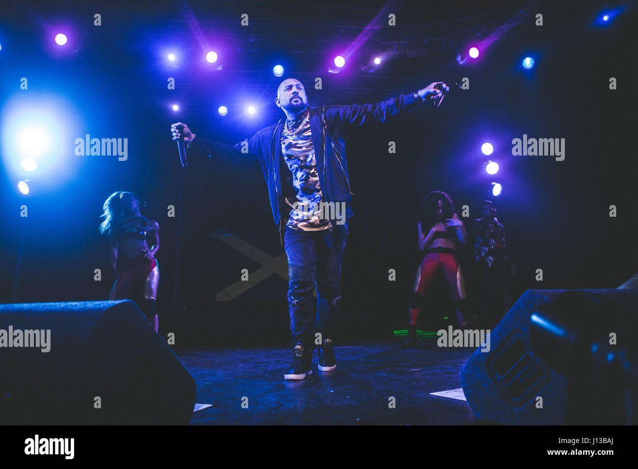 Jamaican rapper Sean Paul performs live at Fabrique (Photo by Mairo