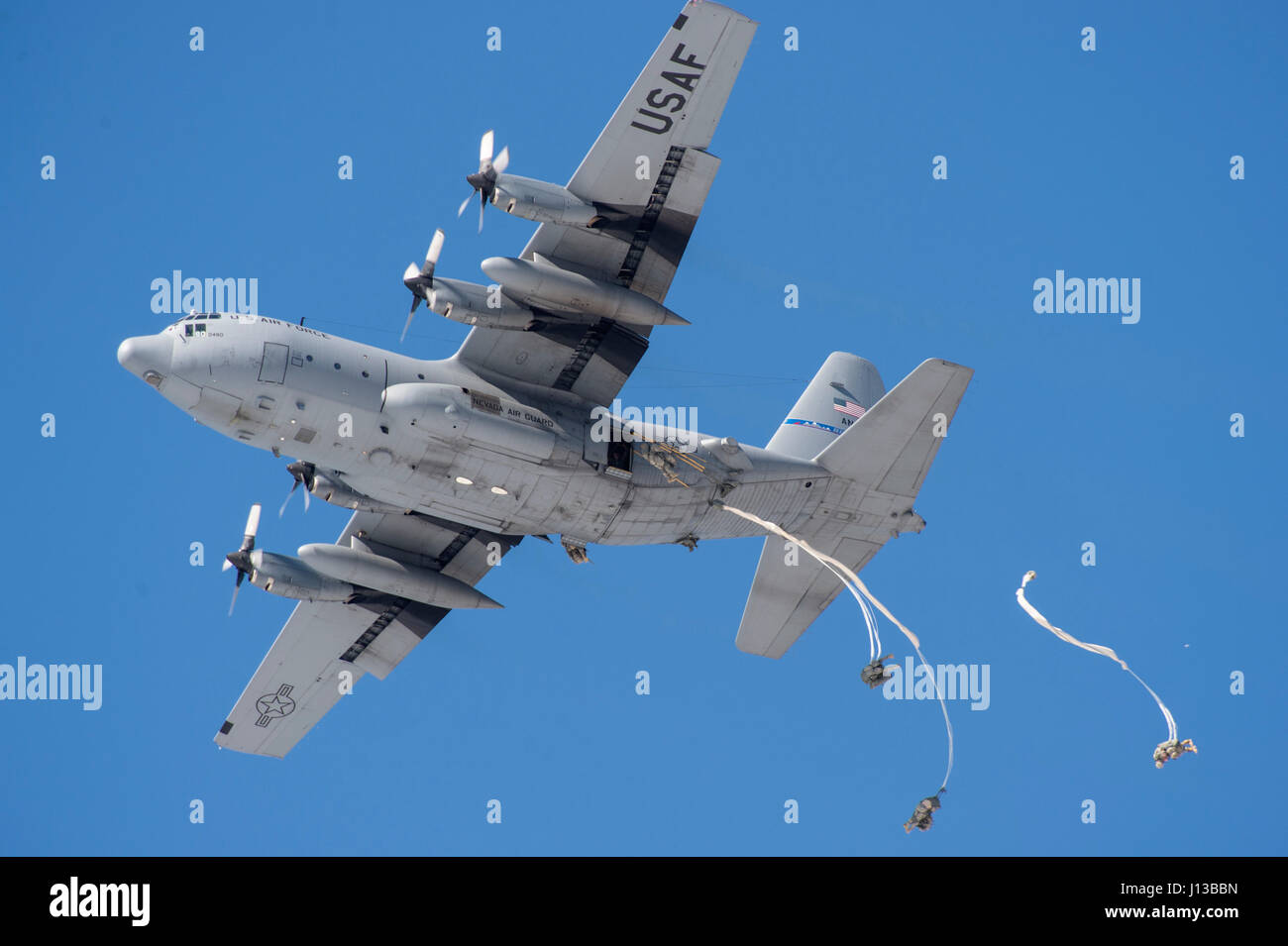 192d airlift squadron hi-res stock photography and images - Alamy