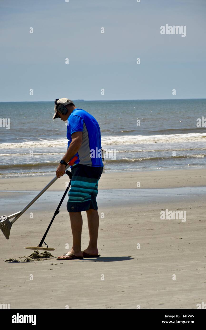 Man on beach hi-res stock photography and images - Alamy