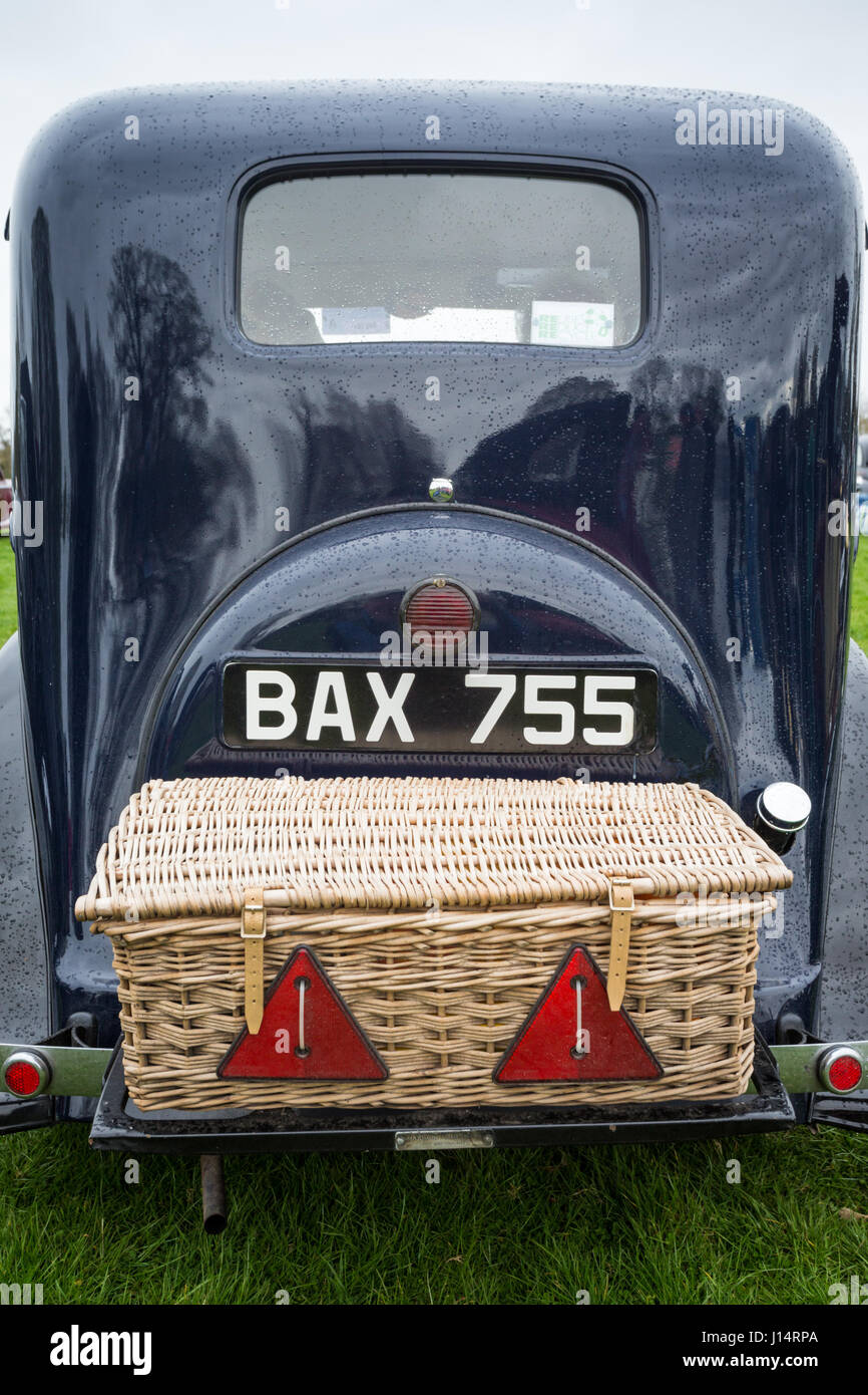 Wicker Picnic Basket On Classic Car Stock Photo - Download Image Now -  Vintage Car, Basket, Car - iStock