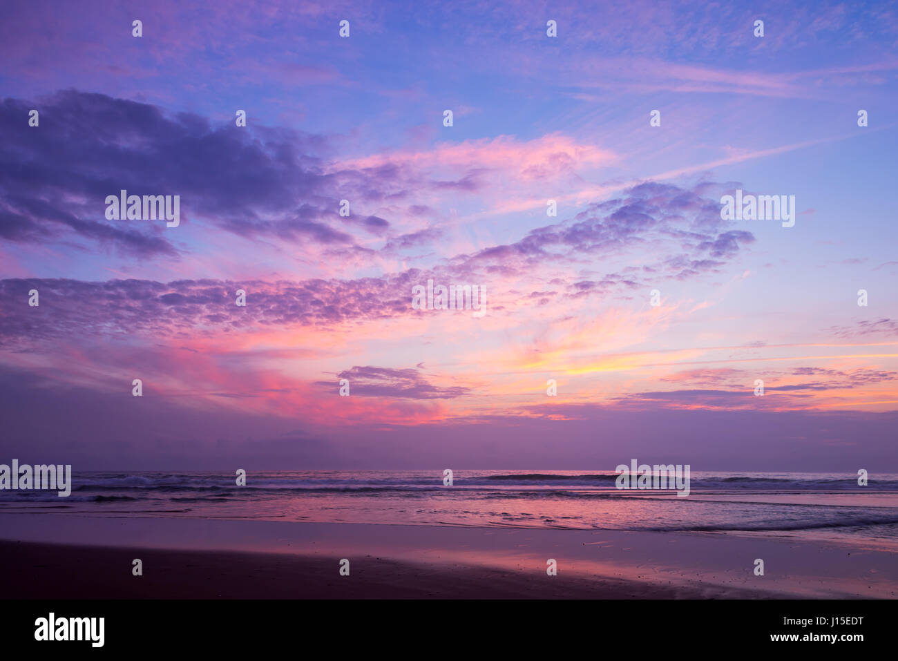 Beautiful pink and purple sky with clouds hi-res stock photography and ...