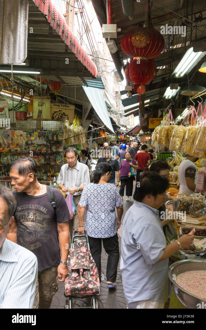 Shoppers on Sampeng Lane, Chinatown, Bangkok, Thailand Stock Photo
