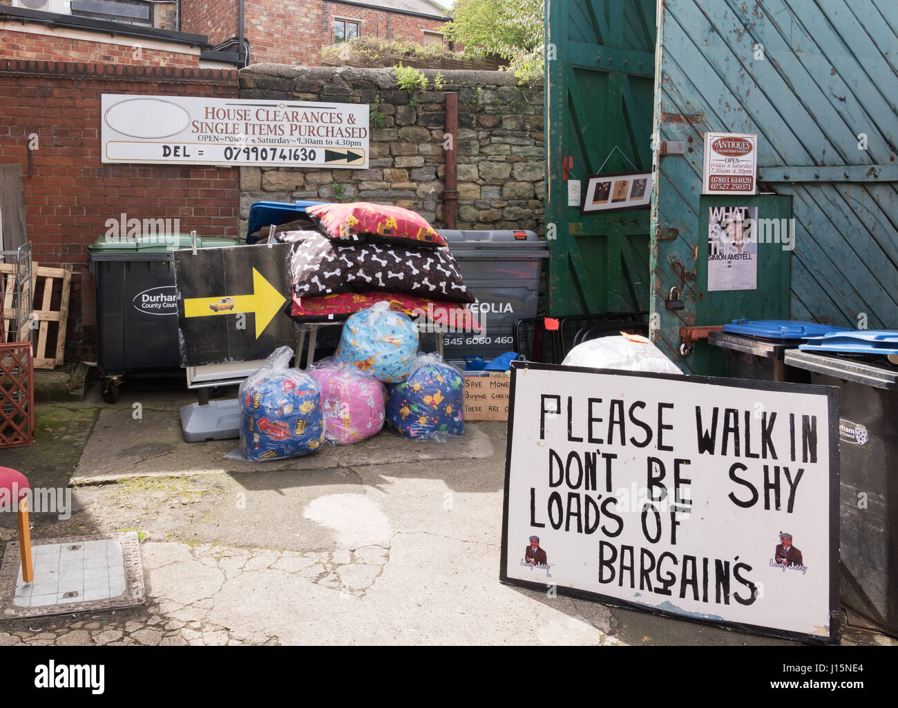 House clearance uk hires stock photography and images Alamy