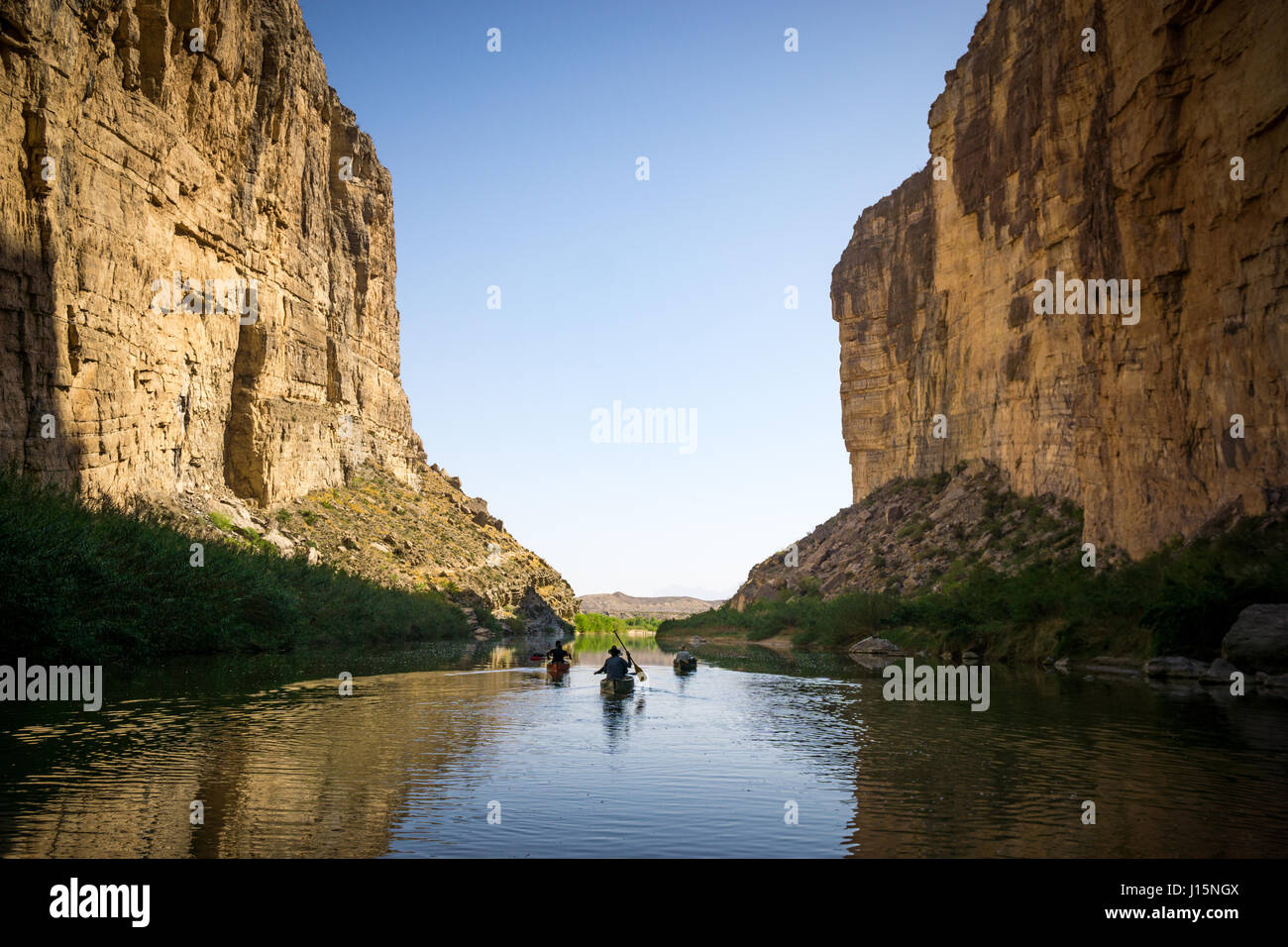 Canoeing down Santa Elena canyon, Rio Grande river, Big Bend National Park, Texas. Stock Photo