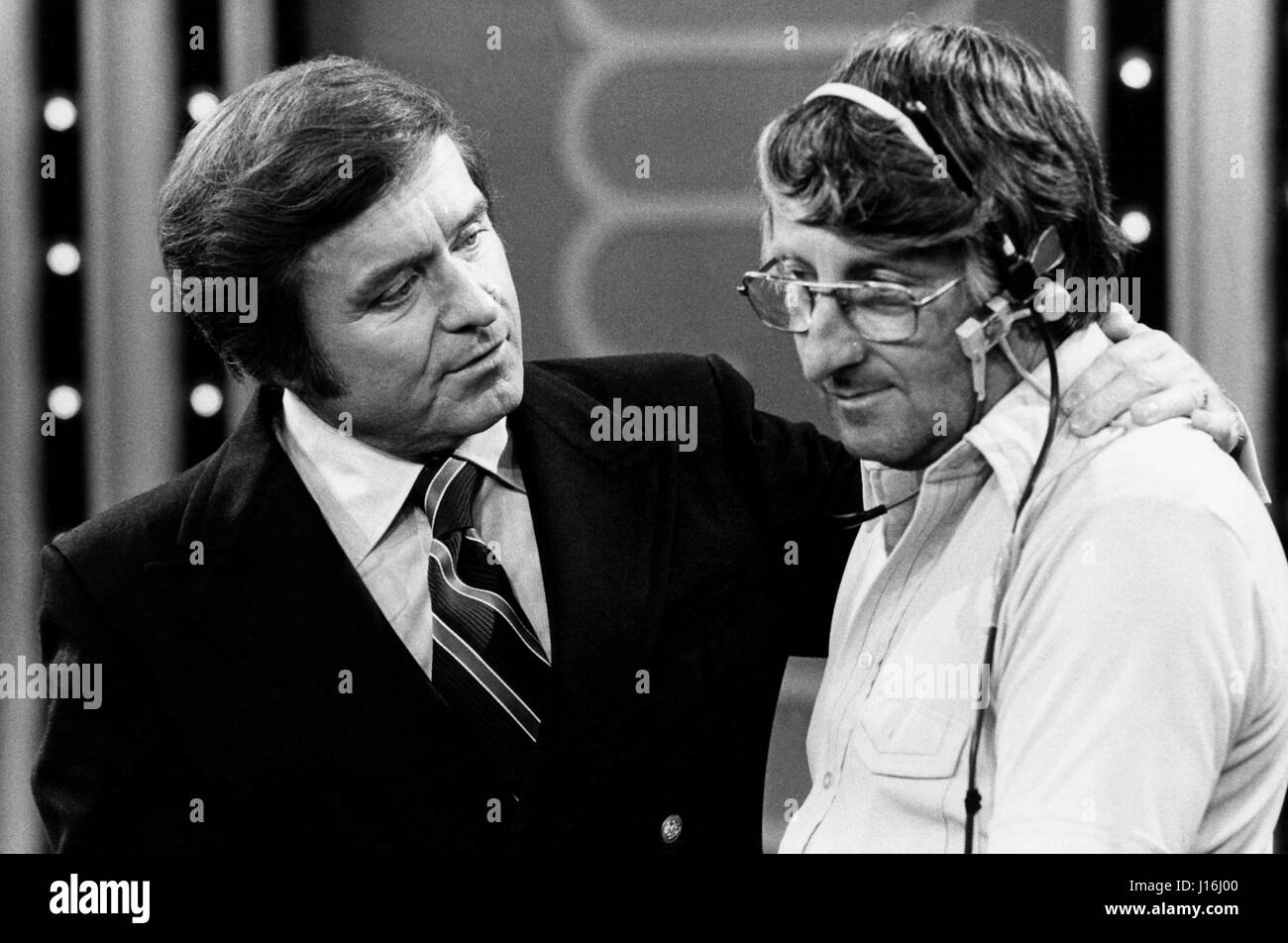 Mike Douglas says goodbye to his floor manager of 13 years during the taping of his last show in Philadelphia. July 26, 1978 © mpi09 / MediaPunch Stock Photo