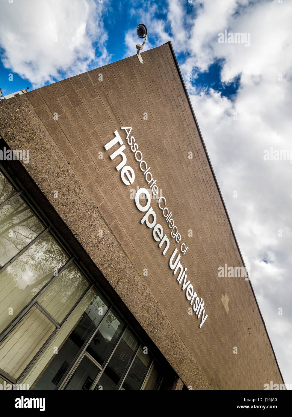 Associate College of the Open University sign on Hull School of Art and Design building. Stock Photo