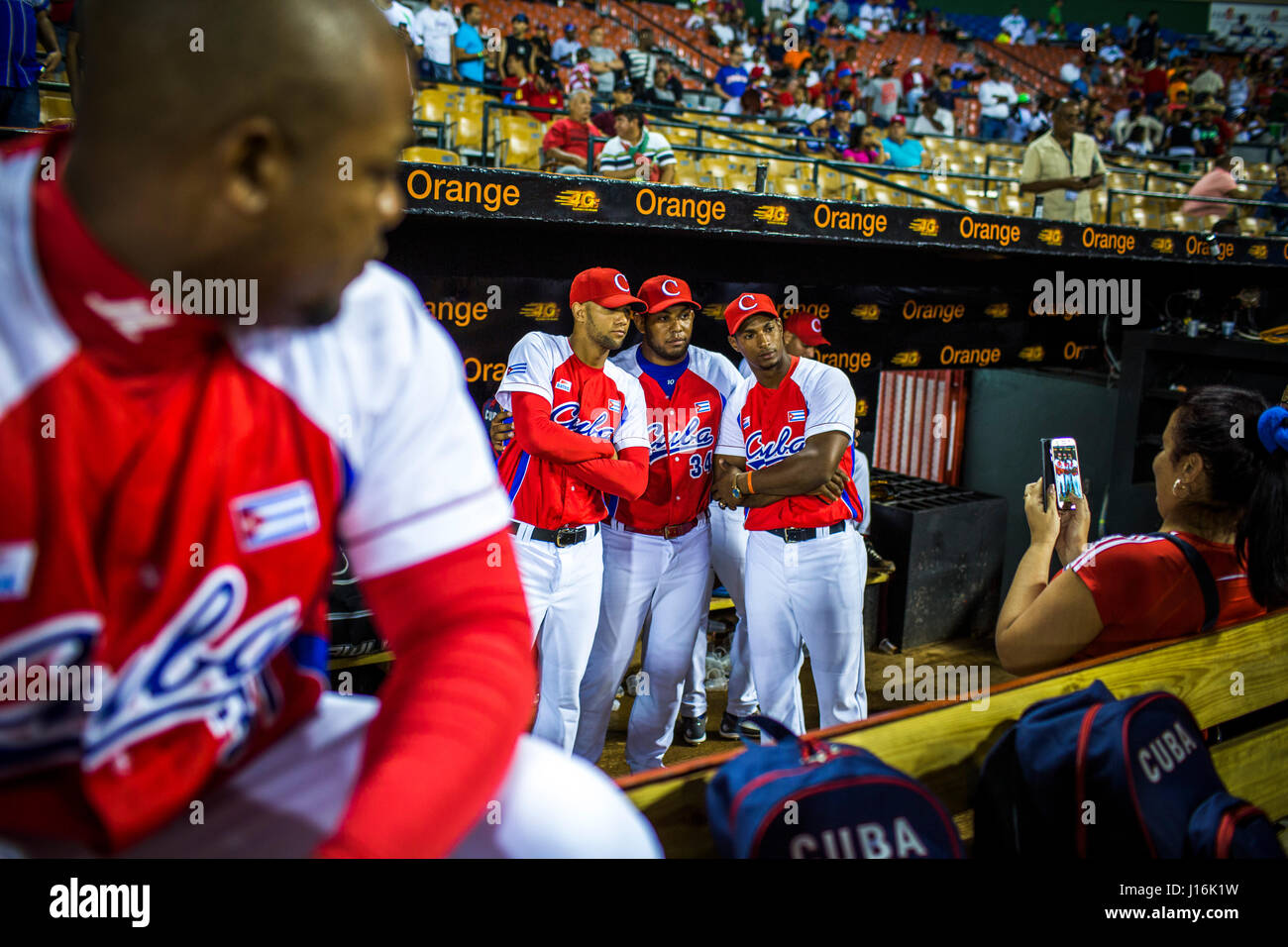 Cuban baseball player hi-res stock photography and images - Alamy