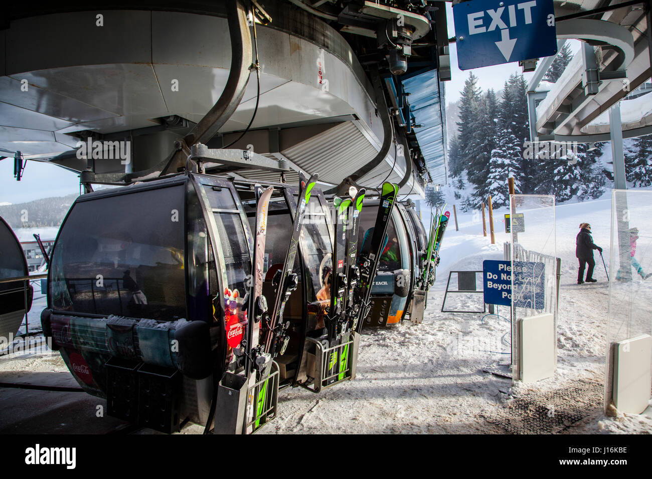 Blue gondola cabin lifts ski hi-res stock photography and images - Alamy