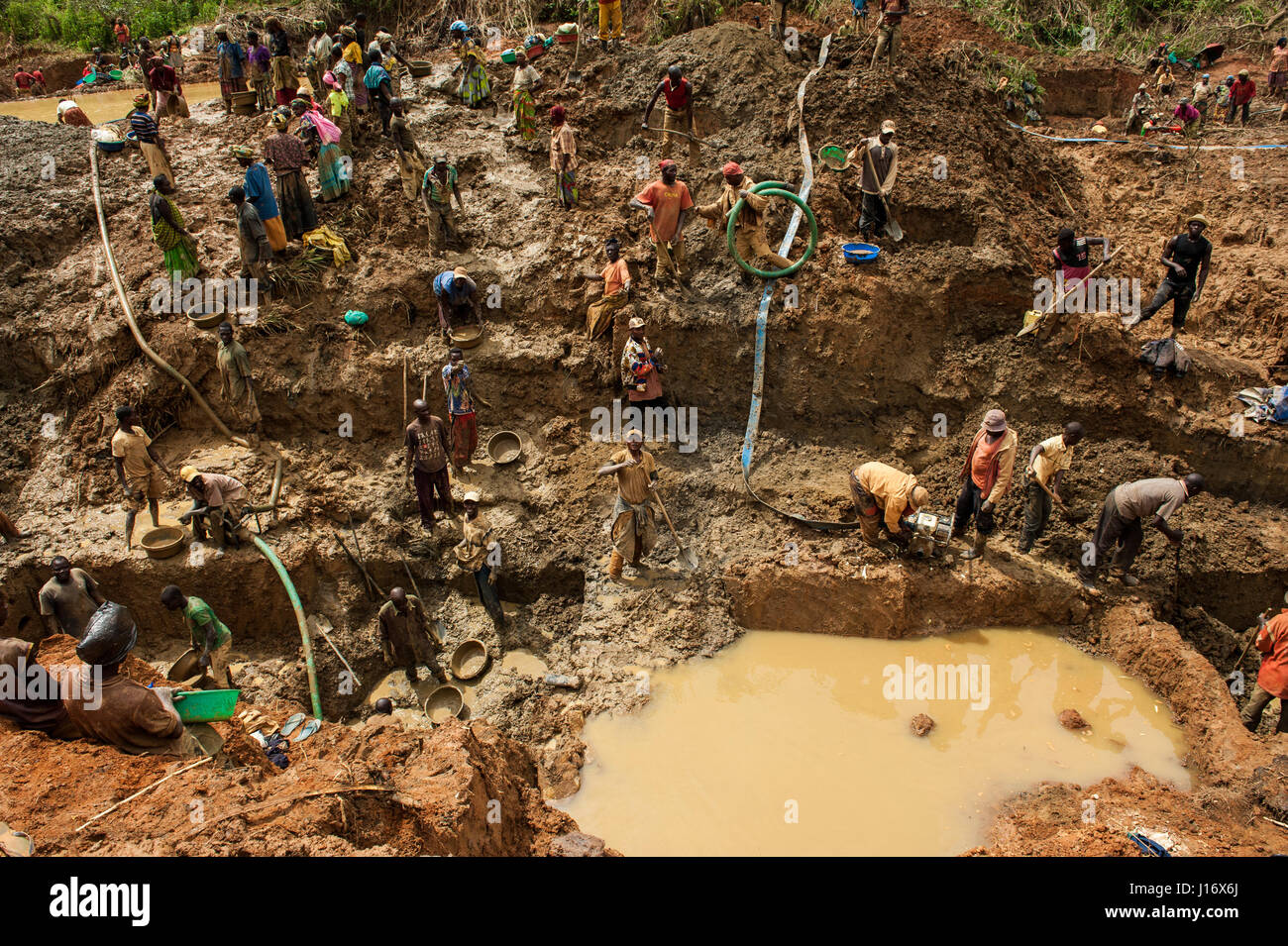 Artisanal gold miners near Iga Barriere, Ituri region, Democratic Republic of Congo Stock Photo