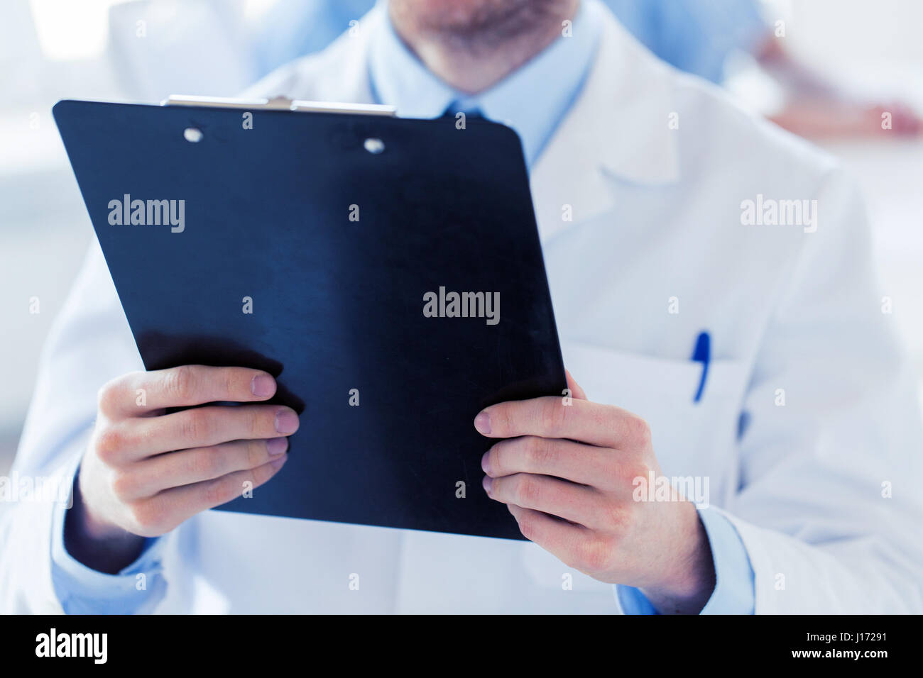 Close up doctor clipboard hi-res stock photography and images - Alamy