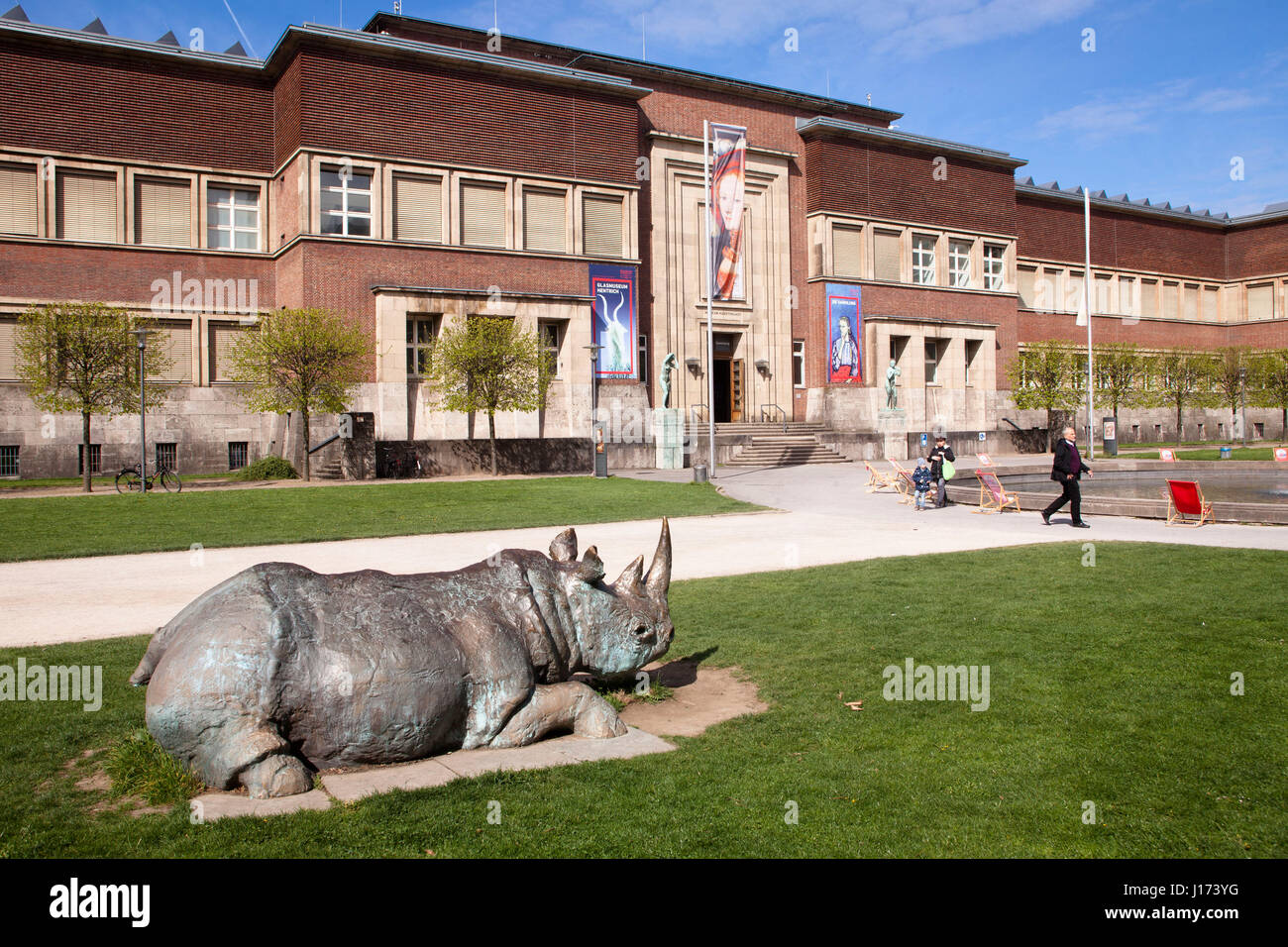 Germany, Duesseldorf, museum Kunstpalast, Ehrenhof, rhino sculpture by Johannes Brus. Stock Photo