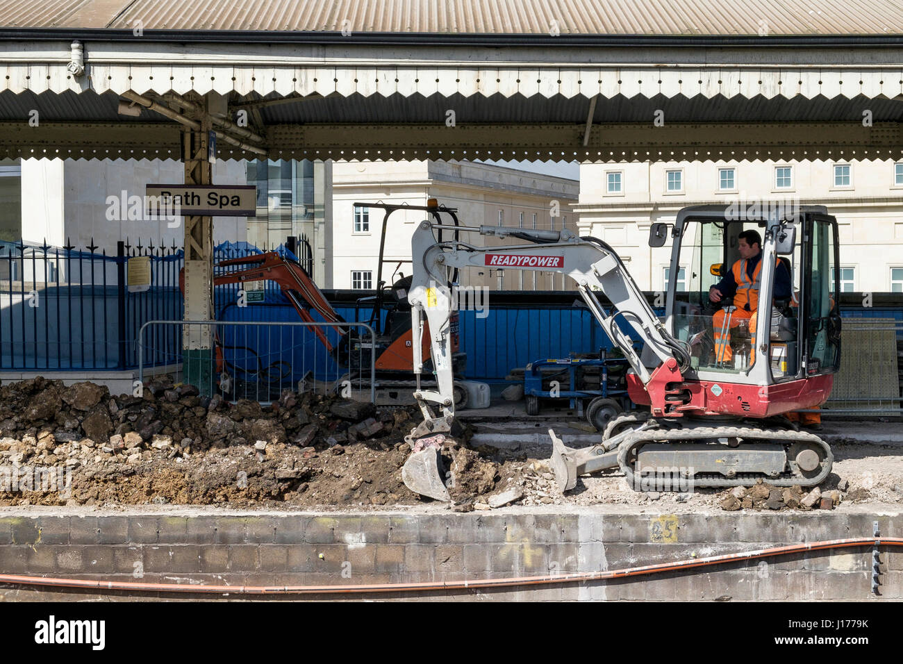 Bath, UK. 18th Apr, 2017. Workers are pictured on the platform at Bath Spa railway station as they work to modernise the station in preparation for the new longer trains that are due to come into service later this year. The work included widening the platform and altering the track layout was planned to take two weeks and is due to be completed on the 23rd April. Credit: lynchpics/Alamy Live News Stock Photo
