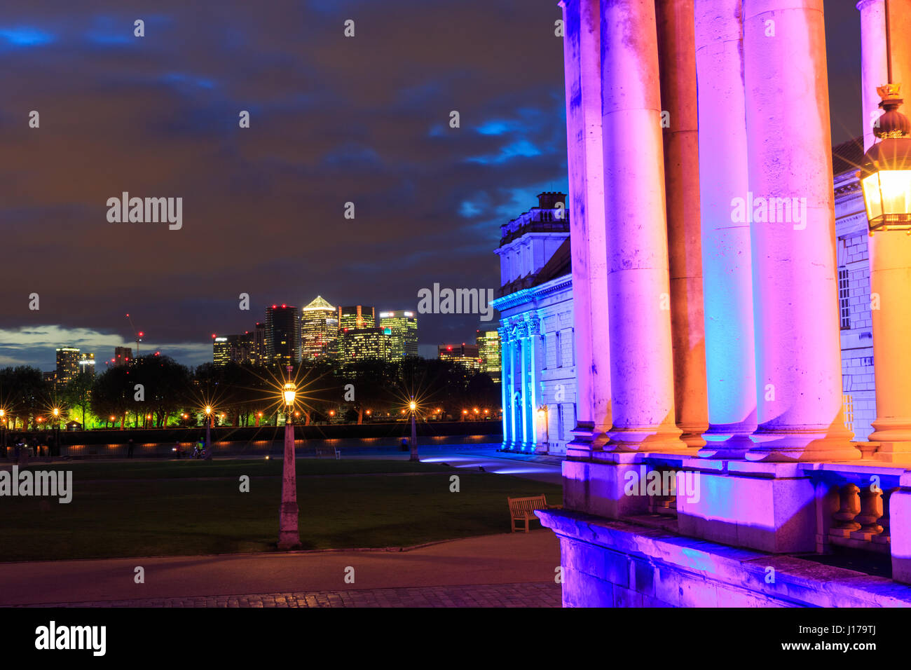 Old wharf building hi-res stock photography and images - Alamy