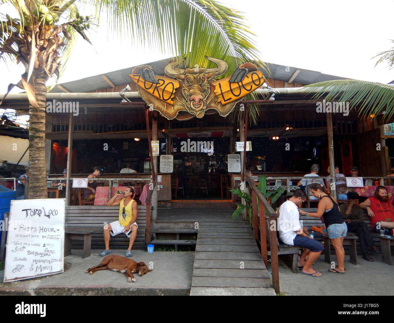 Bocas Del Toro, Panama. 19th Mar, 2017. Guests enjoy Toro Loco, an  expat-owned, sports bar where people can watch sports on TV. Credit: Julie  Rogers/ZUMA Wire/Alamy Live News Stock Photo - Alamy