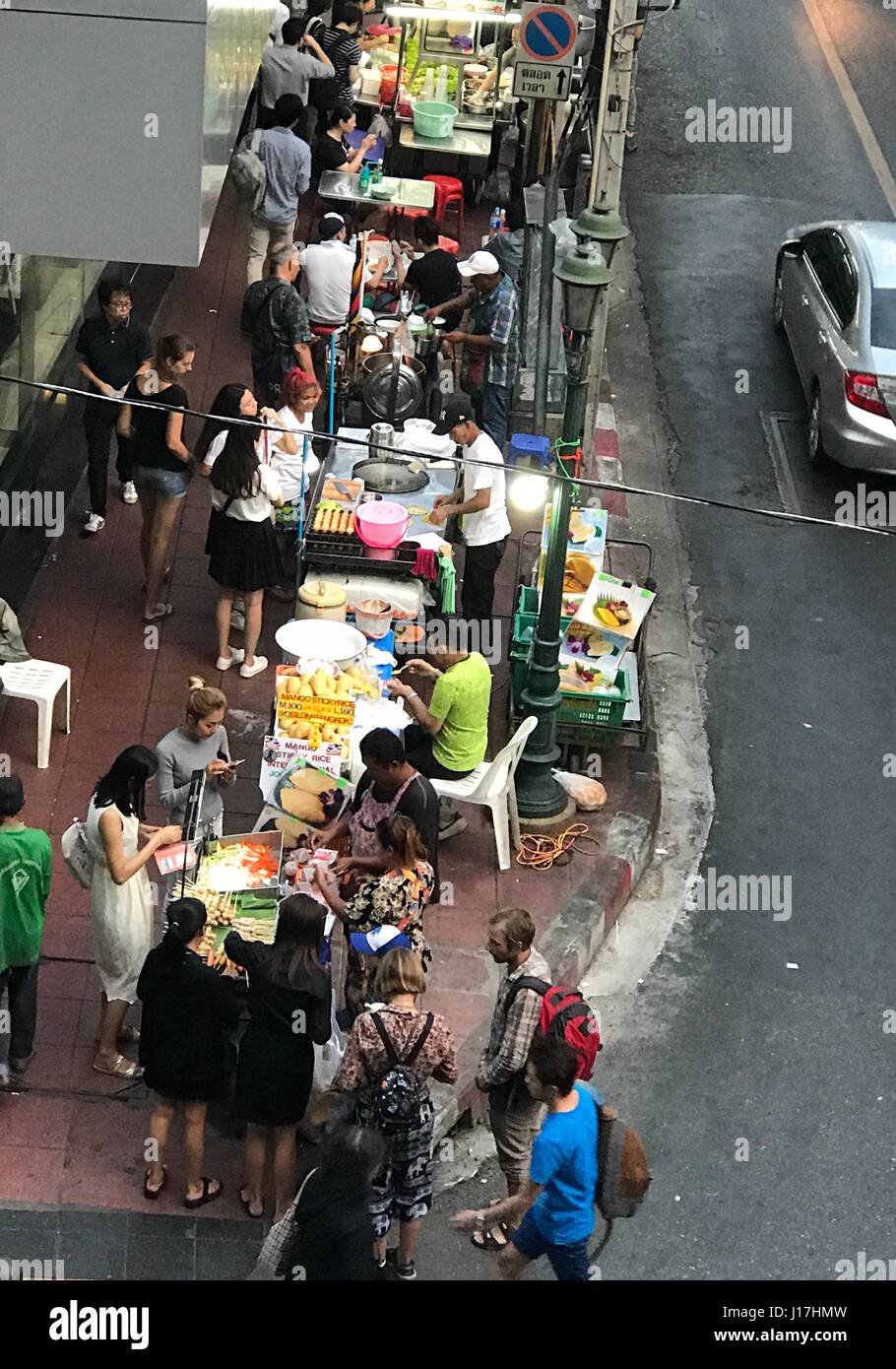 Bangkok street kitchens hi-res stock photography and images - Alamy