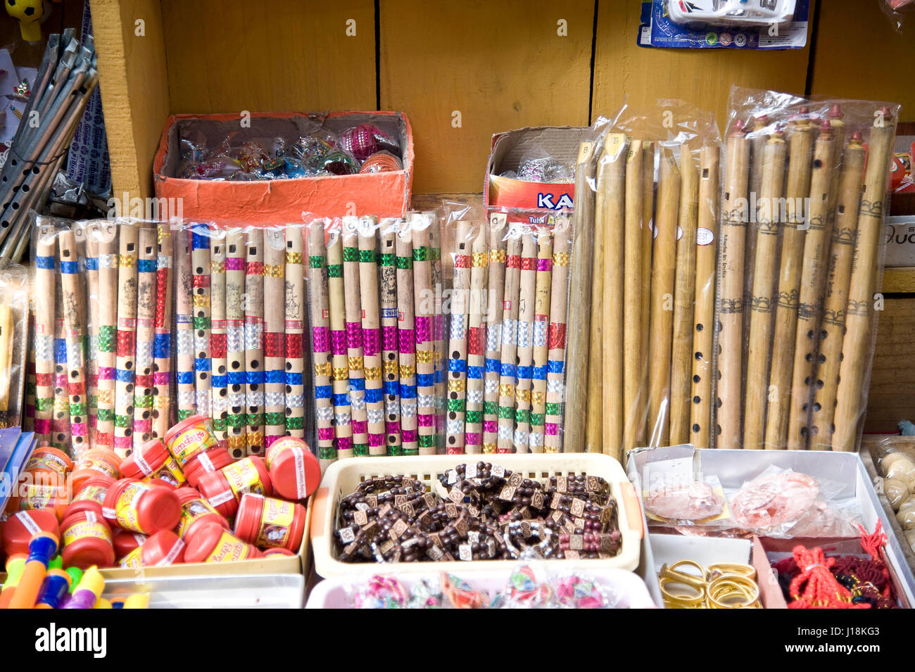 Flute shop hi-res stock photography and images - Alamy