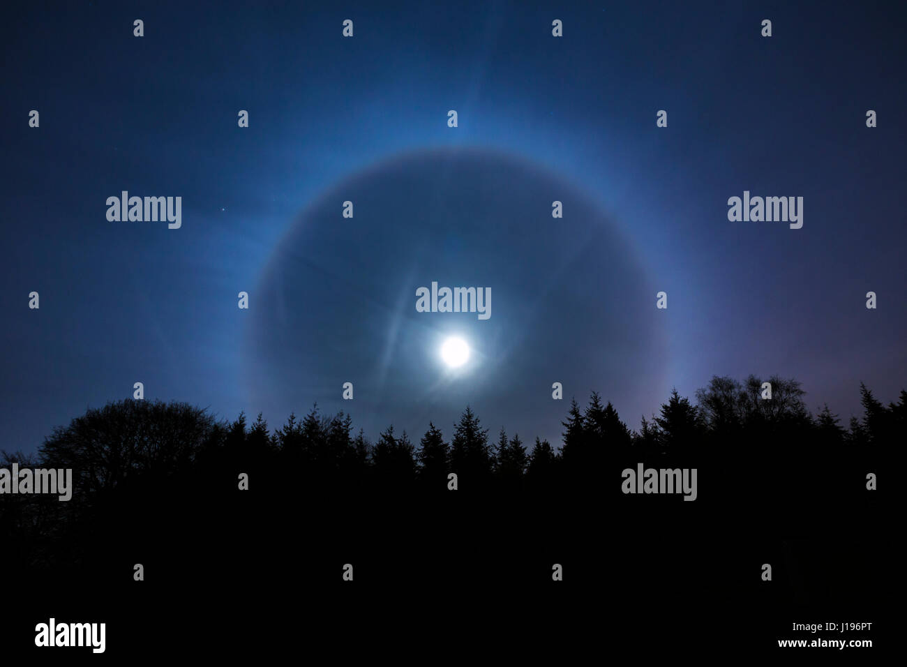 Halo phenomenon hi-res stock photography and images - Alamy