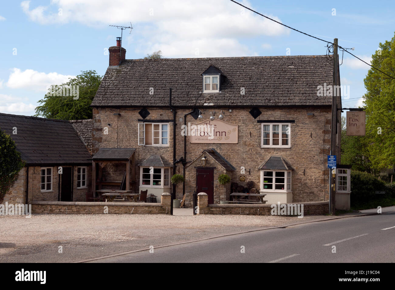 The Fox Inn, Westcote Barton, Oxfordshire, England, UK Stock Photo - Alamy