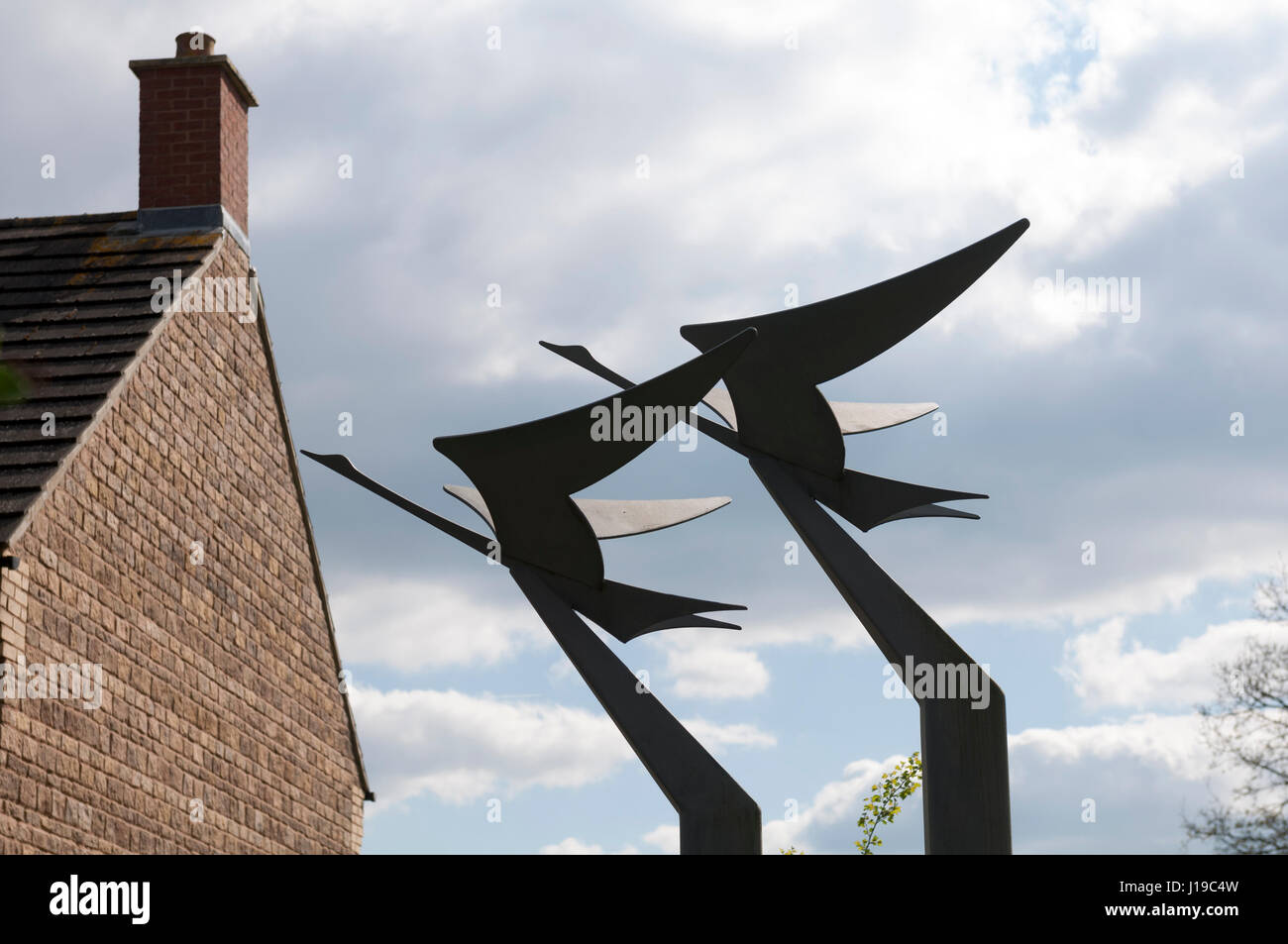 Birds sculpture, Hanwell Fields housing estate, Banbury, Oxfordshire, UK Stock Photo