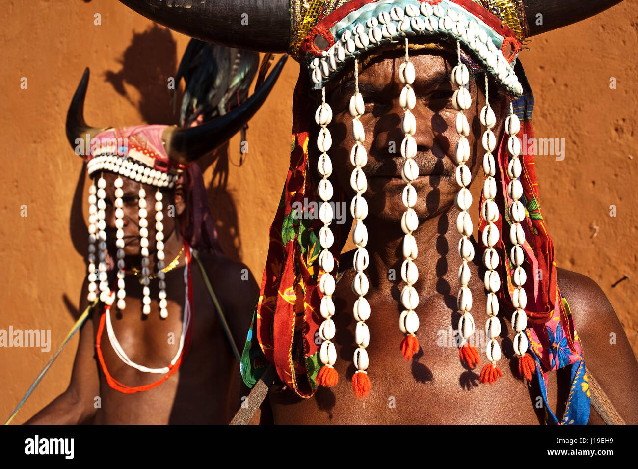 Dancers from the Bison Horn Maria tribe ( India). They are dressed to  perform the Gaur dance Stock Photo - Alamy