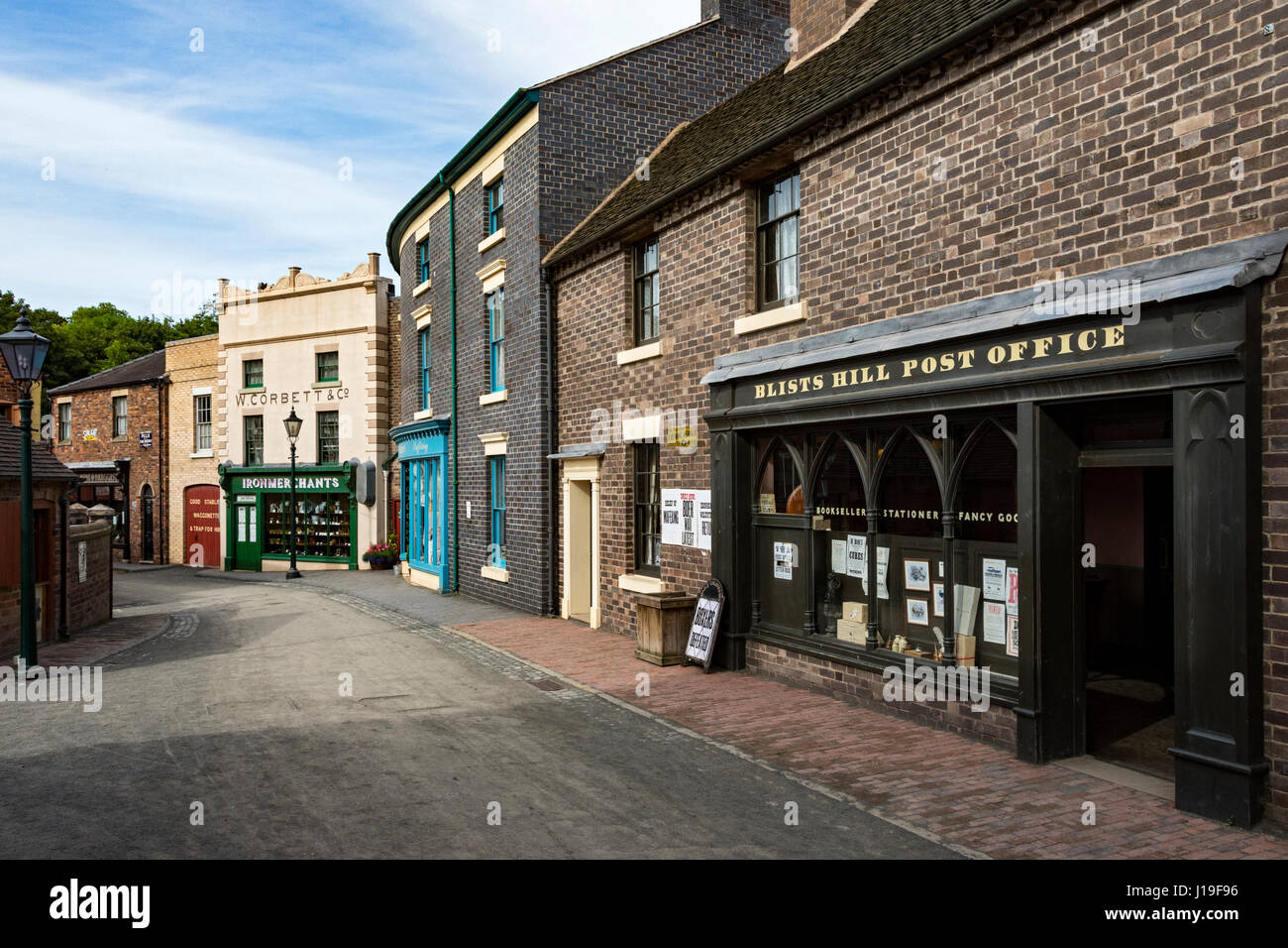 Victorian shop fronts hires stock photography and images Alamy